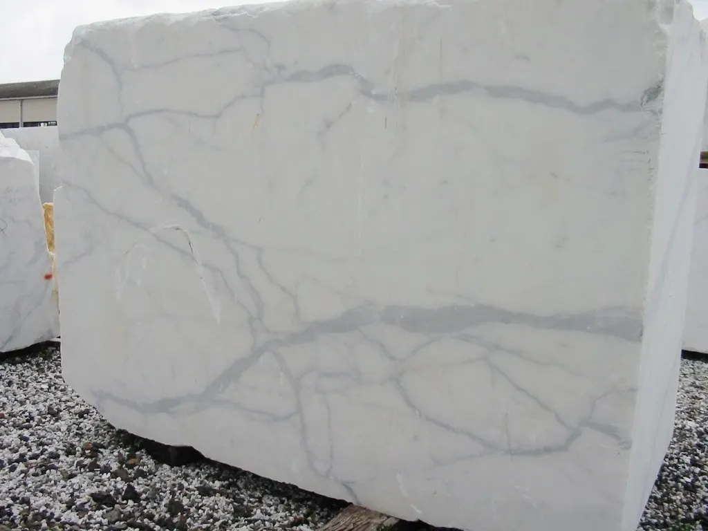 Quarry block in natural stone – Marmi di Carrara