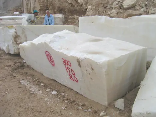 Blocco di cava in pietra naturale – Marmi di Carrara