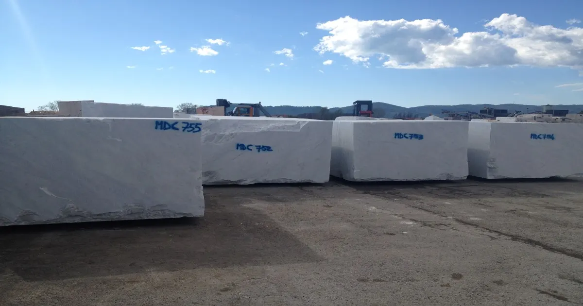 Quarry block in natural stone – Marmi di Carrara