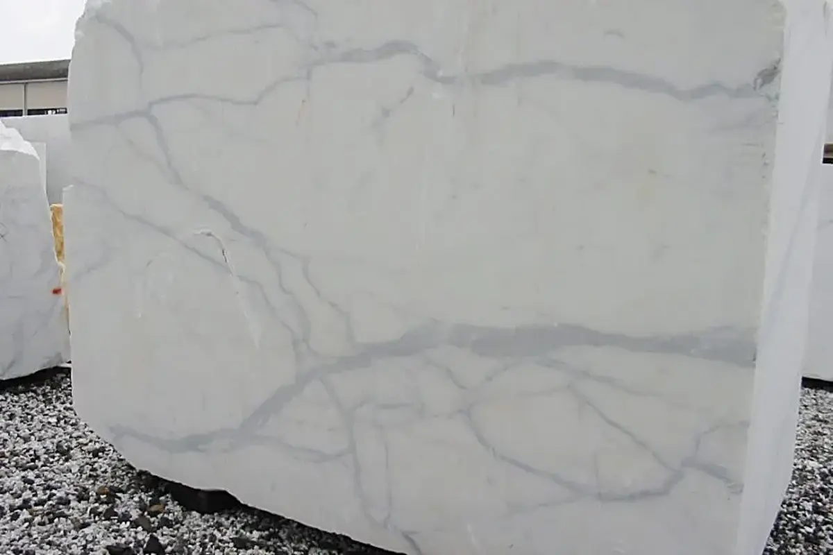 Quarry block in natural stone – Marmi di Carrara