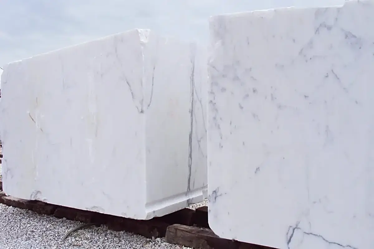 Quarry block in natural stone – Marmi di Carrara
