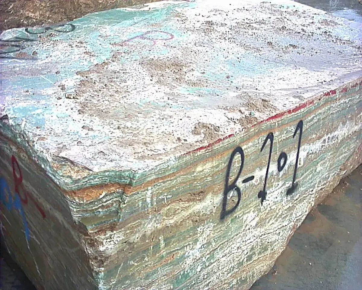 Quarry block in natural stone – Marmi di Carrara