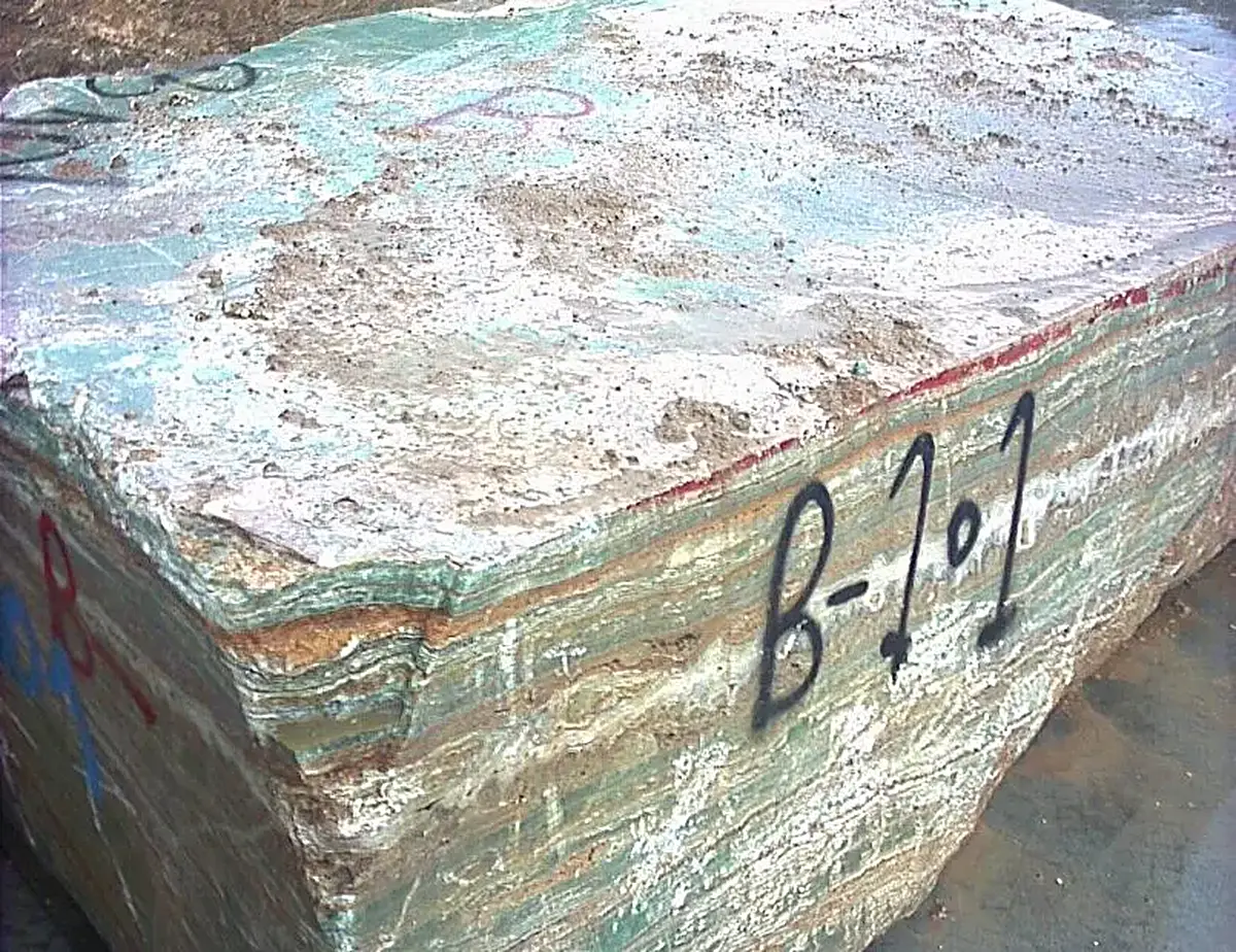 Quarry block in natural stone – Marmi di Carrara