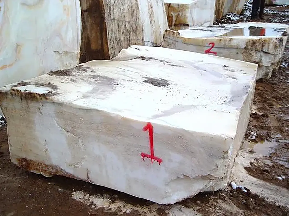 Bloque de cantera en piedra natural – Marmi di Carrara