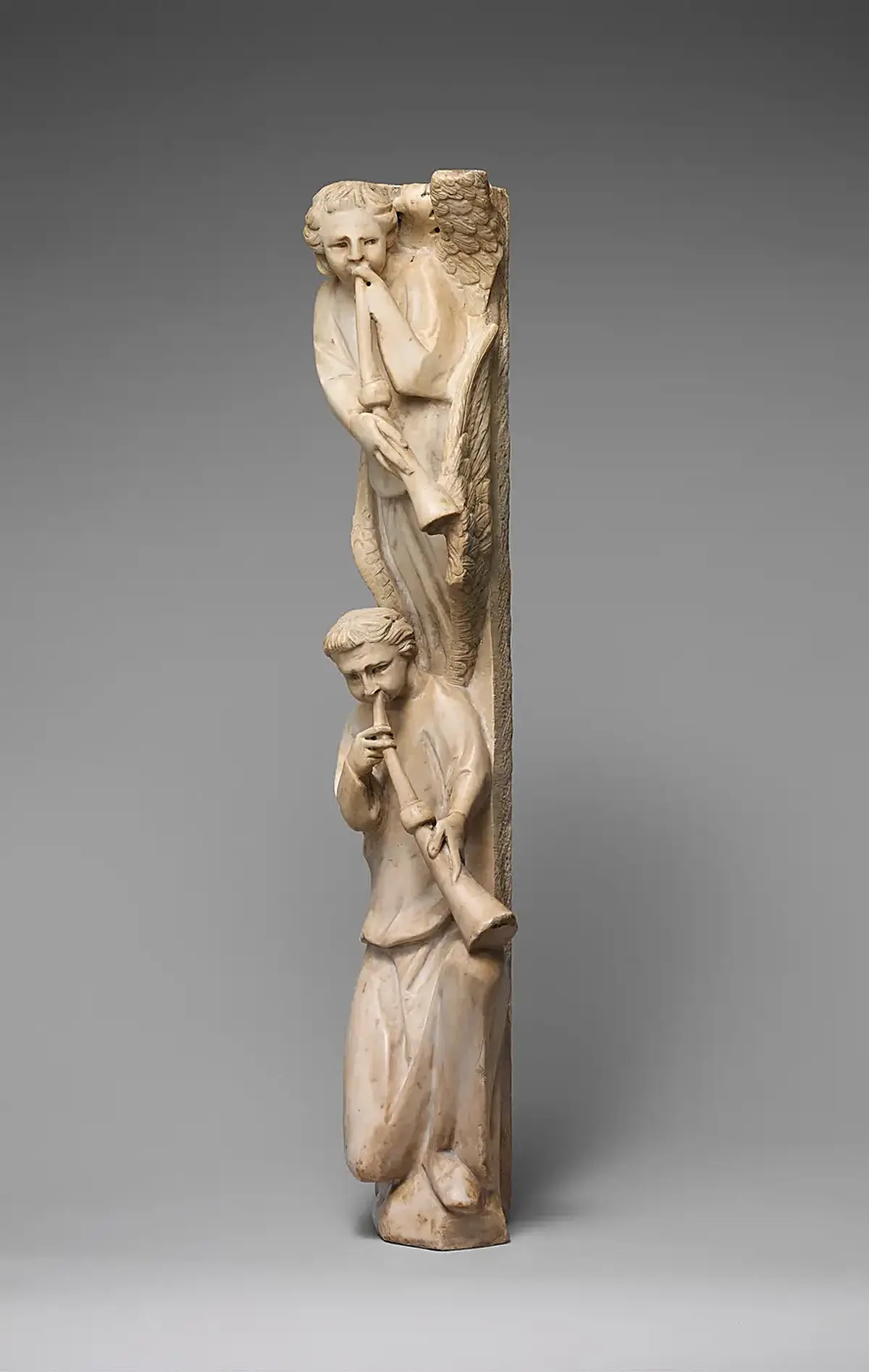 Dettaglio di superficie: Pilaster of Angels Sounding Trumpets from the Parapet of a Pulpit MET DP169509