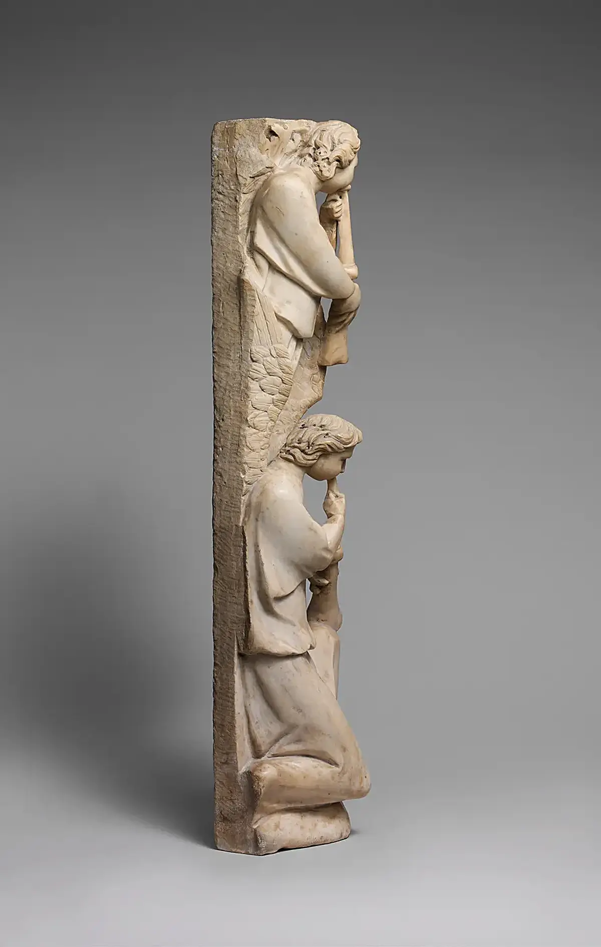 Dettaglio di superficie: Pilaster of Angels Sounding Trumpets from the Parapet of a Pulpit MET DP169510