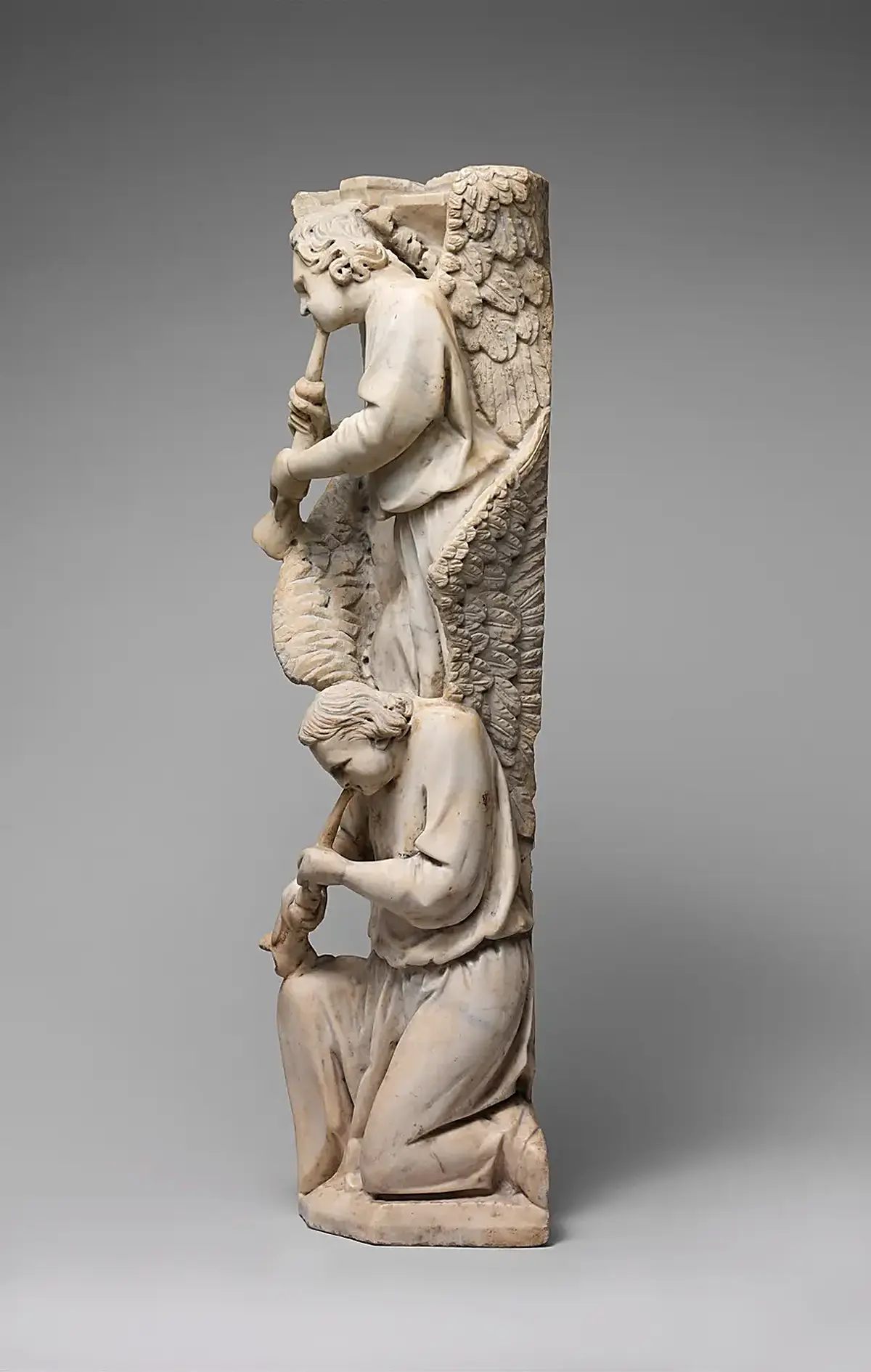 Dettaglio di superficie: Pilaster of Angels Sounding Trumpets from the Parapet of a Pulpit MET DP169513