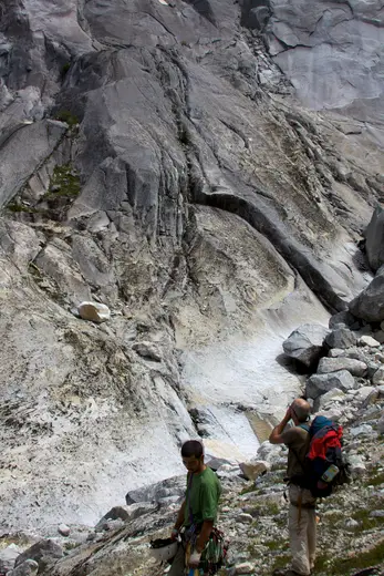 Surface detail: Chile - Cochamó climbing 64 - climbing in Paloma (7019863553)