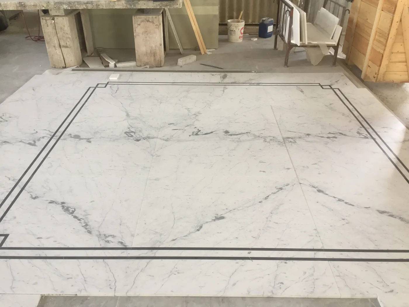 Flooring in natural stone – Marmi di Carrara