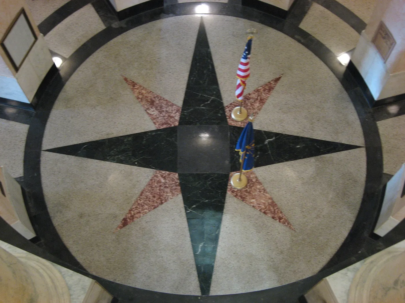 Pavimento: Sullivan County Courthouse in Indiana, floor under rotunda