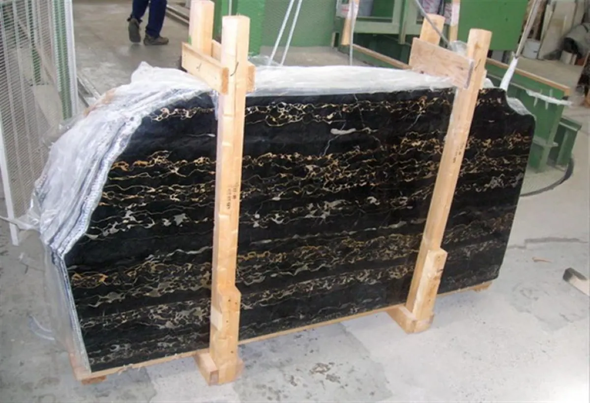 Flooring in natural stone – Marmi di Carrara