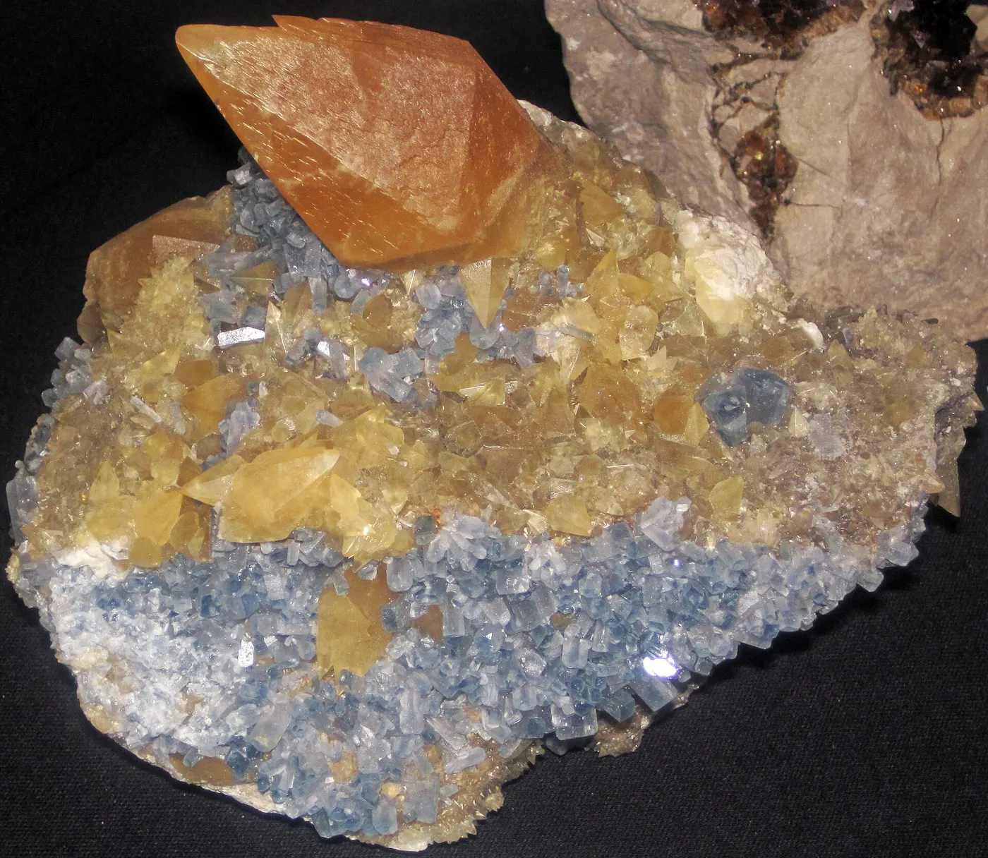 Quarry view: Calcite-celestite (Pugh Quarry, Custar, Ohio, USA)