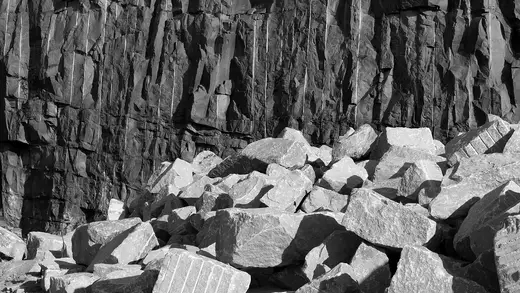 Quarry view: Rocks and texture in Rixö granite quarry 2bw