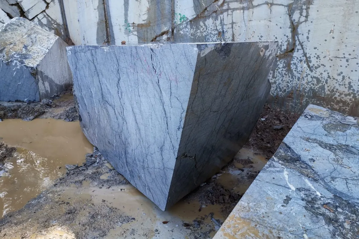 Quarry view in natural stone – Marmi di Carrara