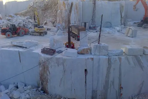 Quarry view in natural stone – Marmi di Carrara