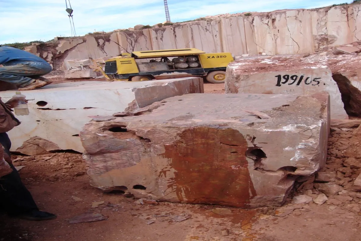 Quarry view in natural stone – Marmi di Carrara