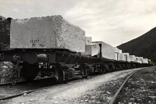 Quarry view in natural stone – Marmi di Carrara
