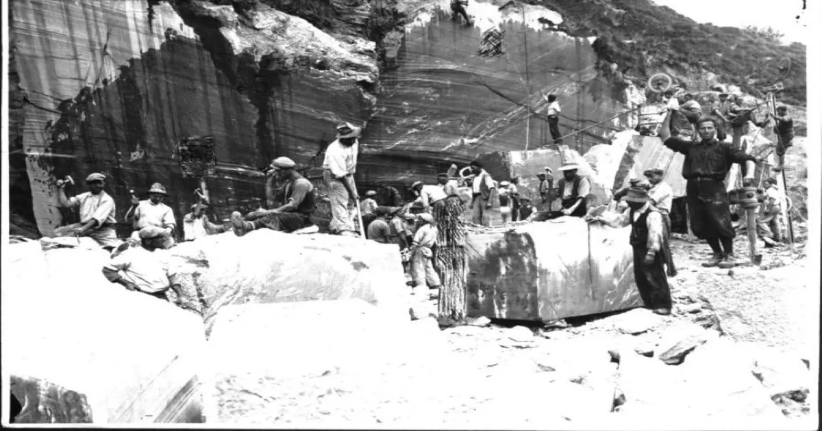 Quarry view in natural stone – Marmi di Carrara