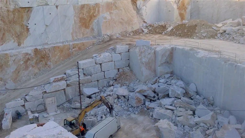 Quarry view in natural stone – Marmi di Carrara