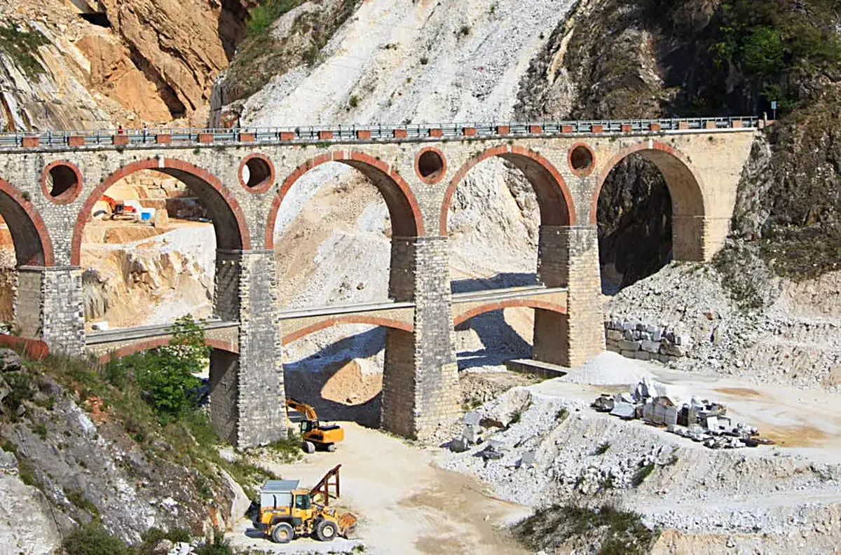 Quarry view in natural stone – Marmi di Carrara