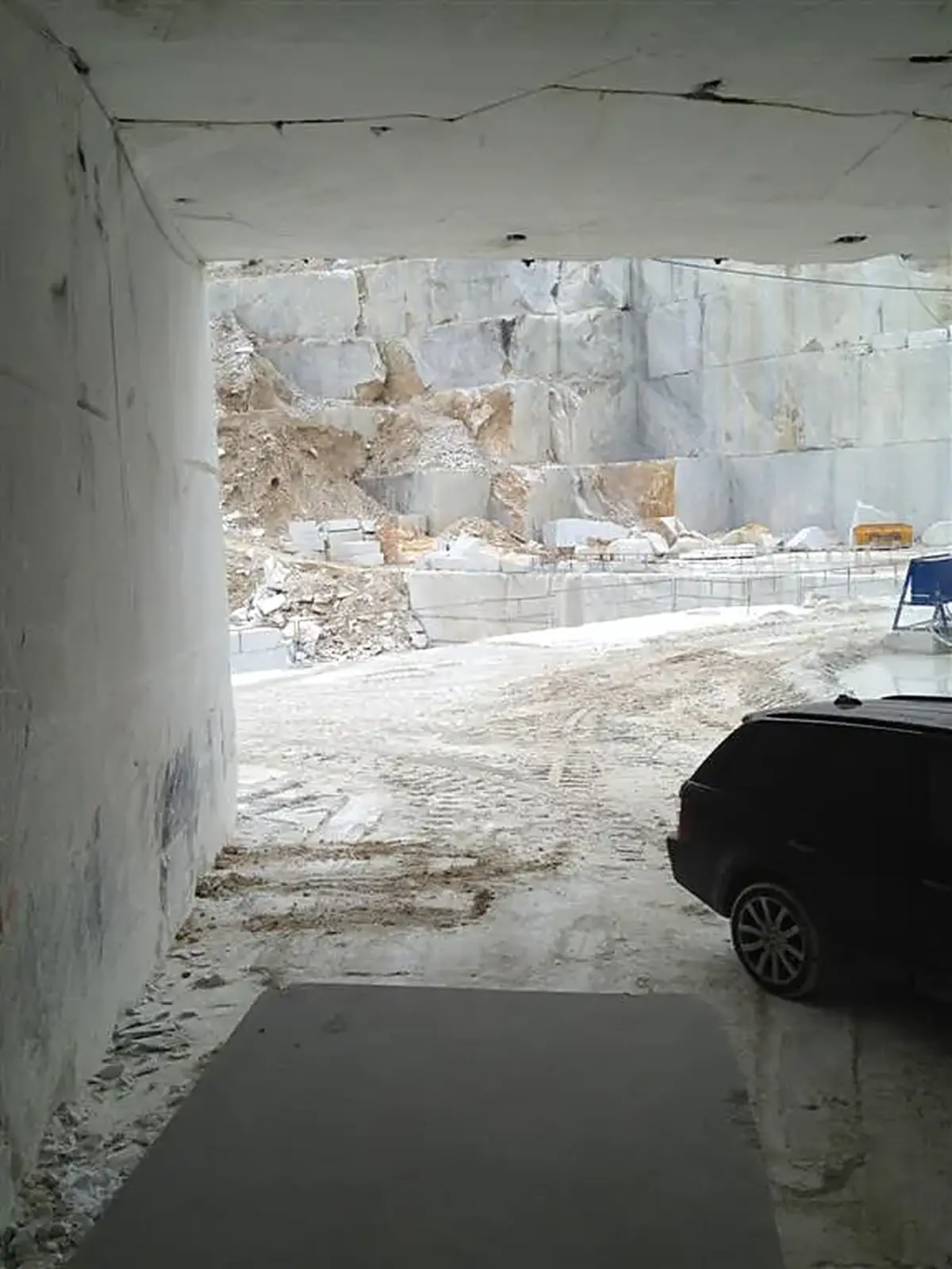 Steinbruchansicht in Naturstein – Marmi di Carrara