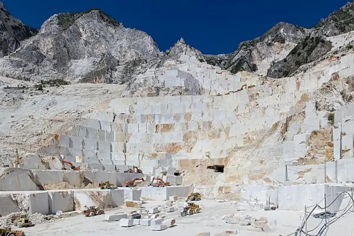 Quarry view in natural stone – Marmi di Carrara