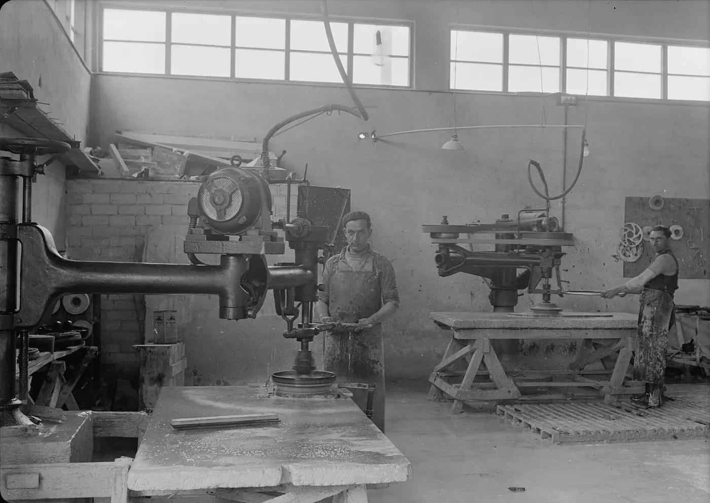 Plattenoberfläche: Jewish factories in Palestine on Plain of Sharon & along the coast to Haifa. Petah-Tikvah.