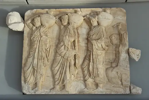 Slab surface: Athens Acropolis Museum Marble Parthenon Frieze (28360564271)