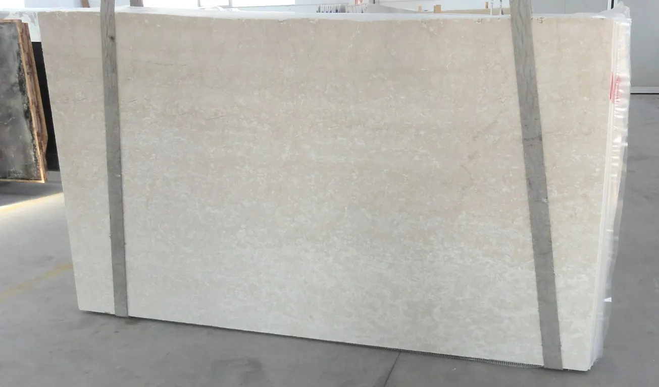 Plattenoberfläche in Naturstein – Marmi di Carrara