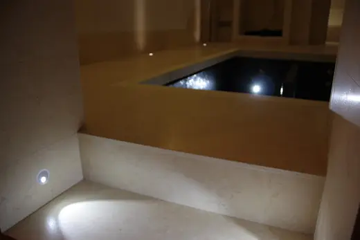 Slab surface in natural stone – Marmi di Carrara