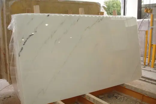 Slab surface in natural stone – Marmi di Carrara
