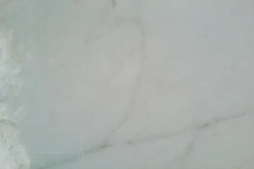 Slab surface in natural stone – Marmi di Carrara