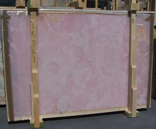 Slab surface in natural stone – Marmi di Carrara