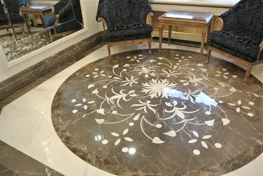 Slab surface in natural stone – Marmi di Carrara
