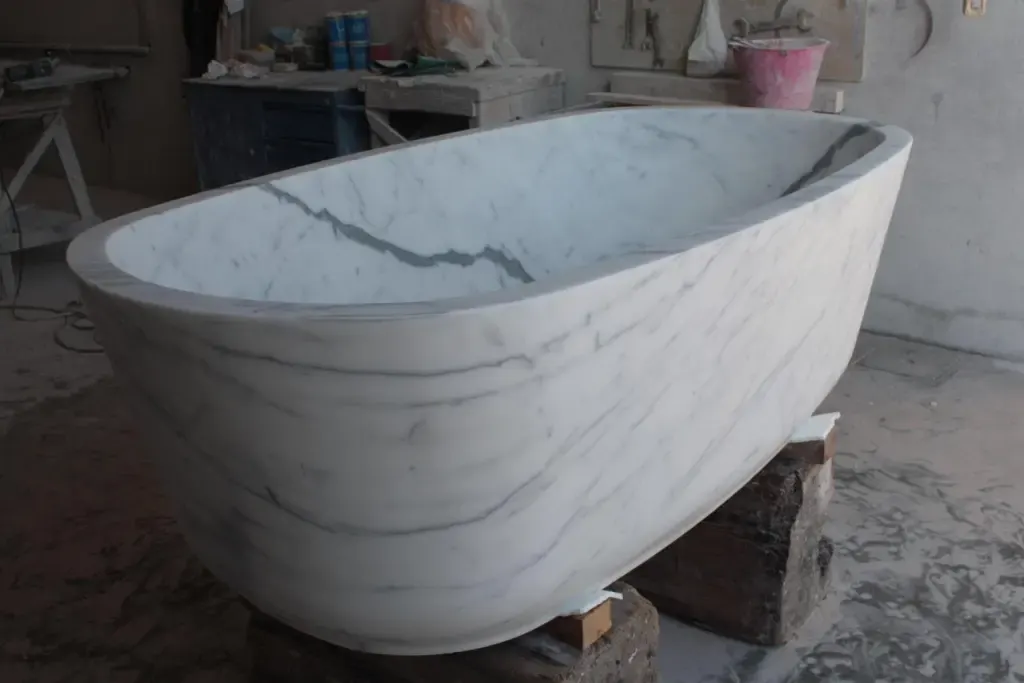 Plattenoberfläche in Naturstein – Marmi di Carrara