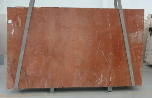 Slab surface in natural stone – Marmi di Carrara
