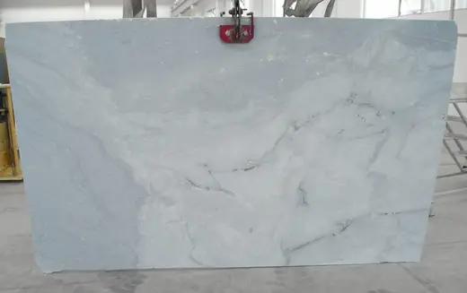 Slab surface in natural stone – Marmi di Carrara