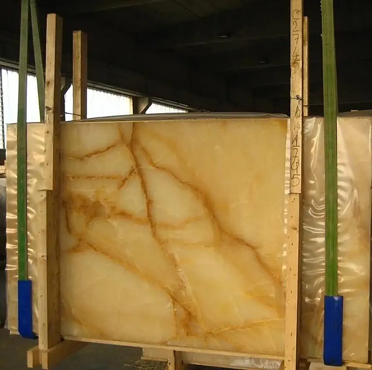 Plattenoberfläche in Naturstein – Marmi di Carrara