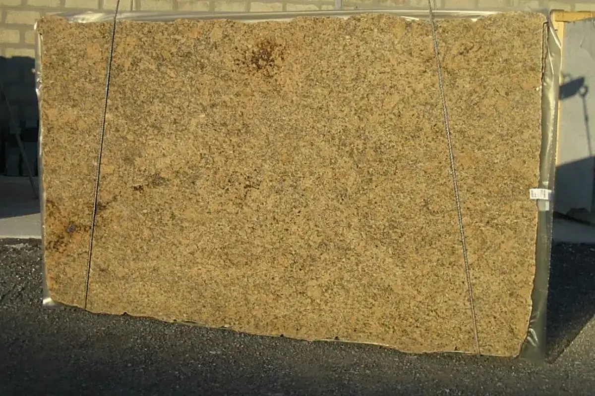 Slab surface in natural stone – Marmi di Carrara