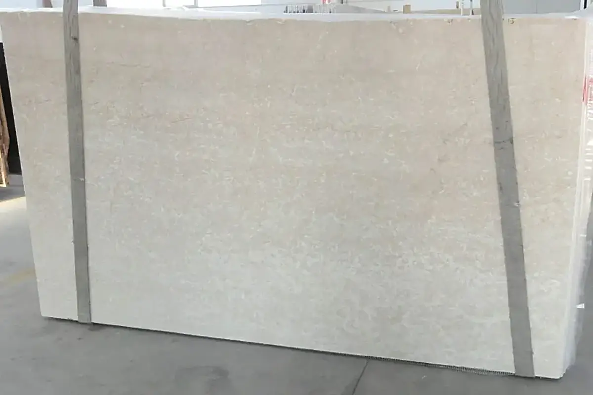 Plattenoberfläche in Naturstein – Marmi di Carrara