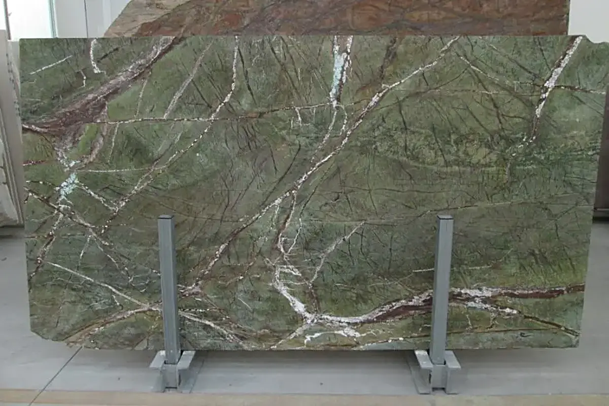 Surface de dalle en pierre naturelle – Marmi di Carrara