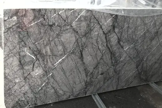 Slab surface in natural stone – Marmi di Carrara