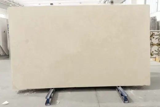 Slab surface in natural stone – Marmi di Carrara