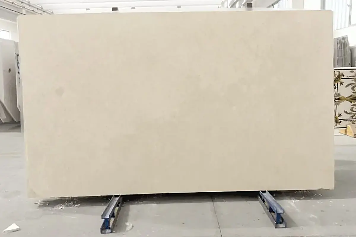 Slab surface in natural stone – Marmi di Carrara