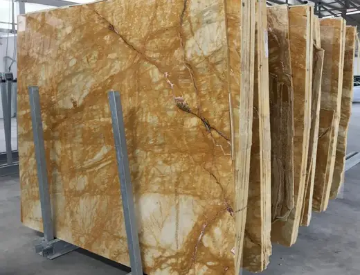 Slab surface in natural stone – Marmi di Carrara