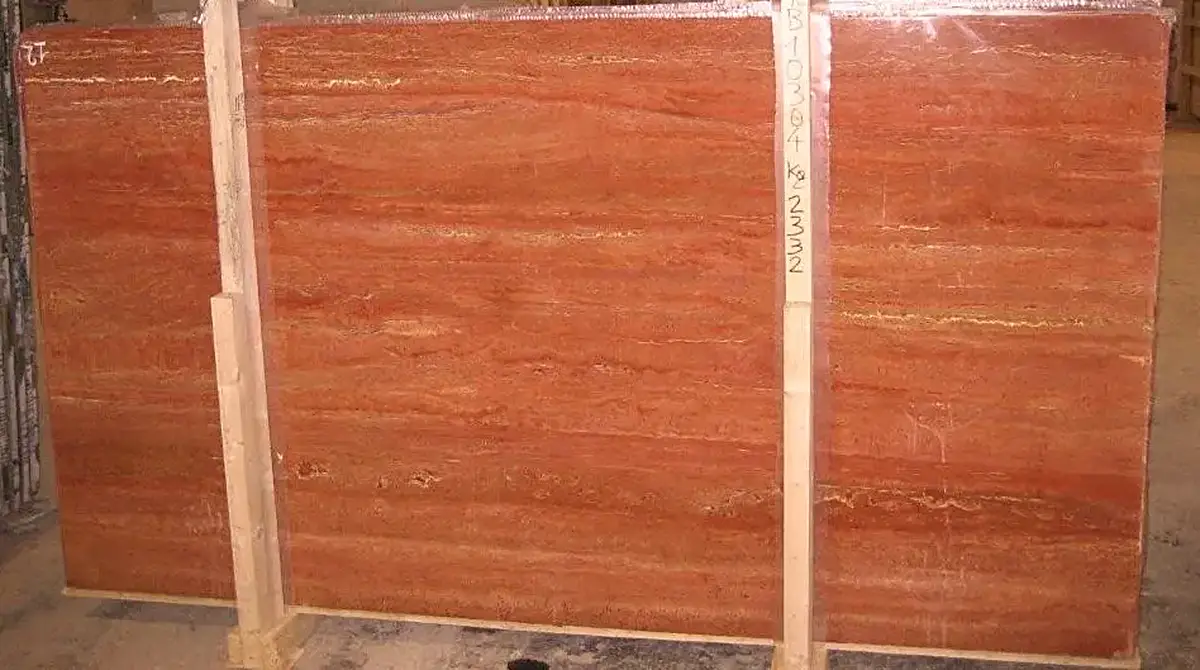 Slab surface in natural stone – Marmi di Carrara