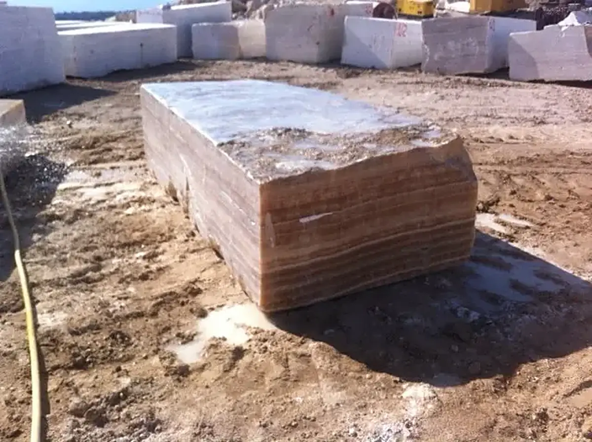 Superficie de losa en piedra natural – Marmi di Carrara
