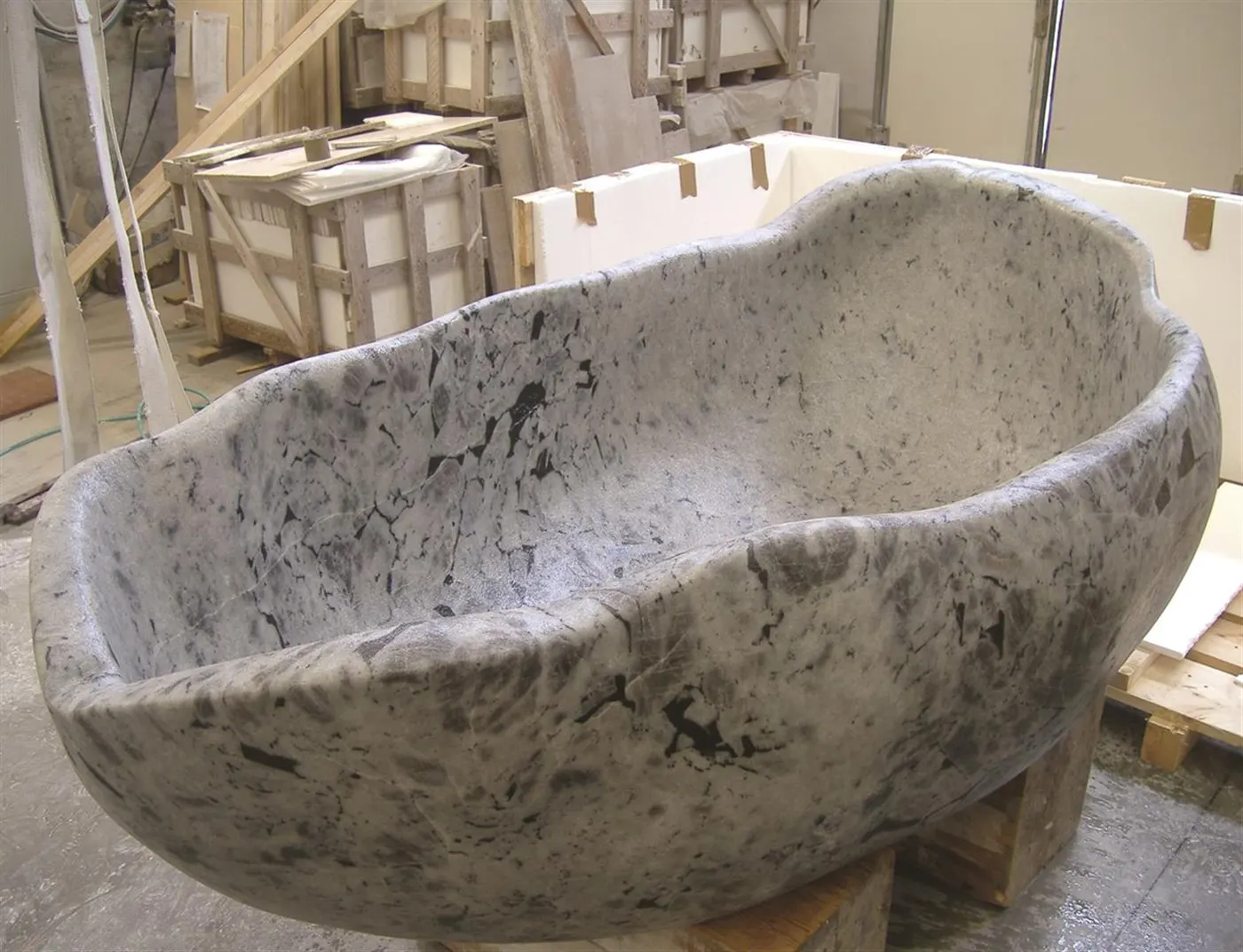 Slab surface in natural stone – Marmi di Carrara