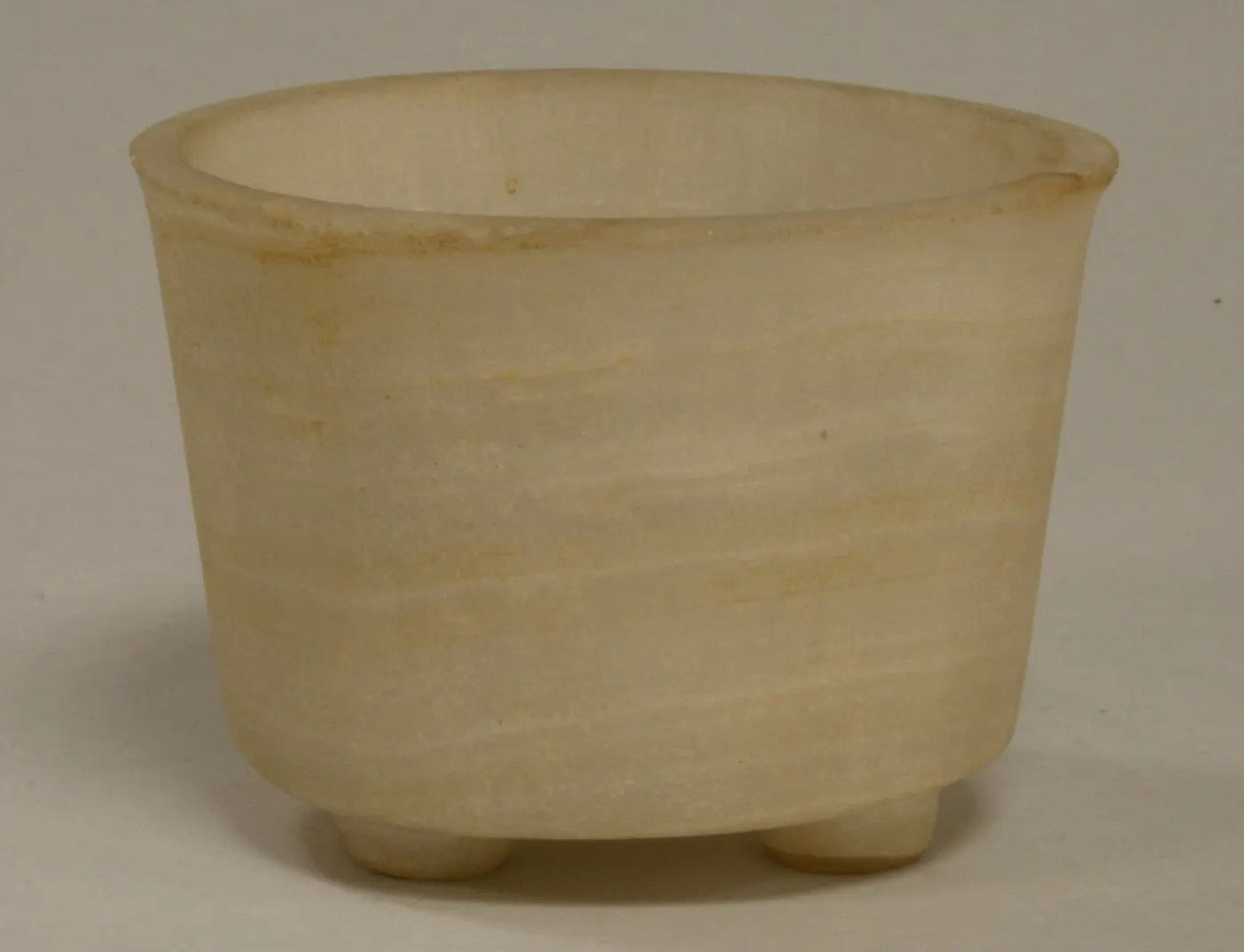 Slab surface: Onyx Tripod Vessel MET 1979.206.363