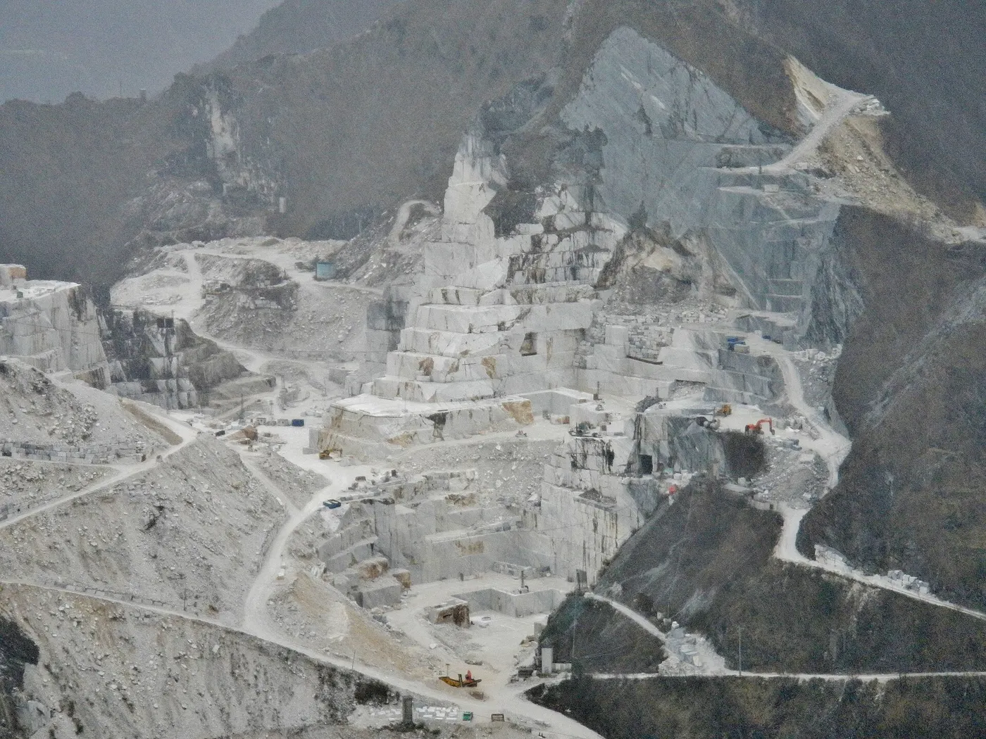 Slab surface: Carrara Marmor - Il marmo di Carrara - panoramio (5)